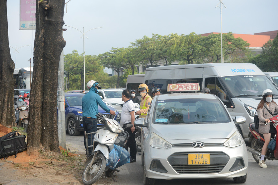 Trong buổi sáng ngày hôm nay tại tuyến đường có xảy ra va chạm. Trong buổi sáng ngày hôm nay tại tuyến đường có xảy ra va chạm.