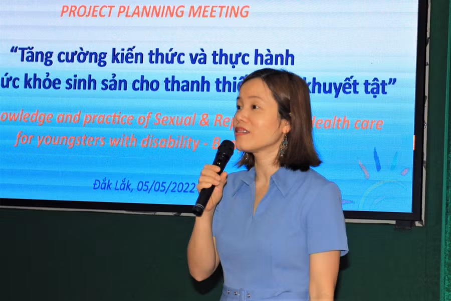 Bà Nguyễn Thanh Thuỷ - Giám đốc Trung tâm RCI giới thiệu mục tiêu của Dự án.