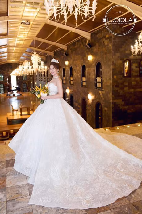 Bo anh cuoi tuyet dep cua Lam Chi Khanh va 