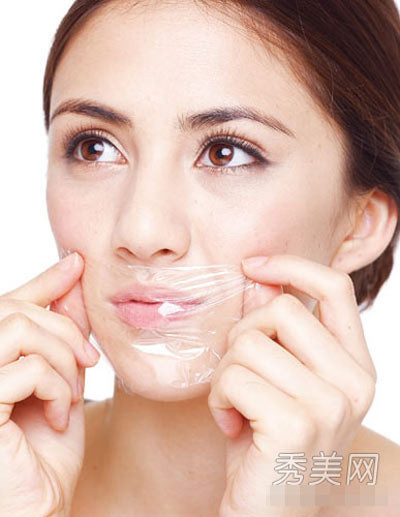 Dưỡng cho đôi môi mềm mại, không nứt nẻ