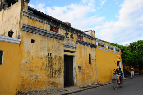 Lạc lối giữa những ngôi nhà nhuộm sắc vàng ở Hội An - Ảnh 2 Lac loi giua nhung ngoi nha nhuom sac vang o Hoi An - Anh 2