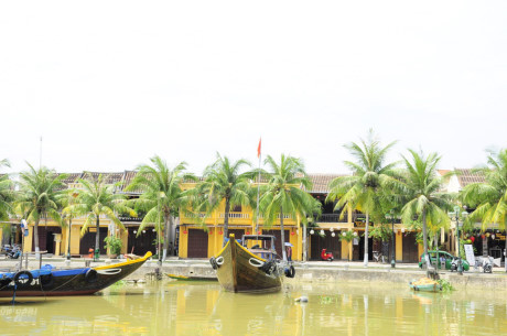 Lạc lối giữa những ngôi nhà nhuộm sắc vàng ở Hội An - Ảnh 11 Lac loi giua nhung ngoi nha nhuom sac vang o Hoi An - Anh 11