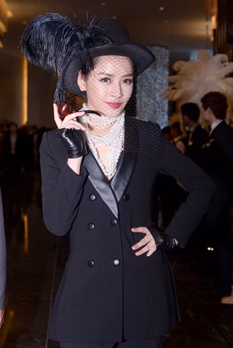 Chi Pu bien hoa da phong cach voi thoi trang su kien - Anh 9