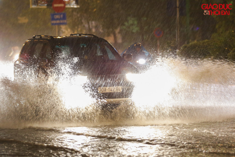 Theo trạm giám sát lượng mưa- cấp thoát nước Hà Nội cho thấy ngày hôm nay lượng mưa đo được tại Hà Nội điểm cao nhất lên tới 160mm