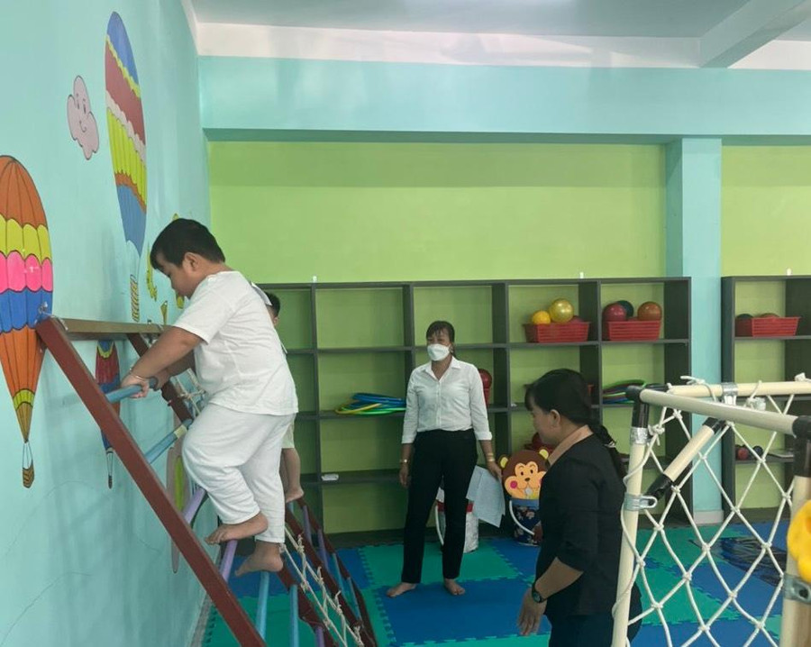 Trẻ hào hứng tự tin tham gia các hoạt động.