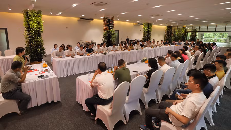 Chiều cùng ngày, Công đoàn Báo Giáo dục &amp; Thời phát động phong trào “Xanh – Sạch – Đẹp” toàn cơ quan.