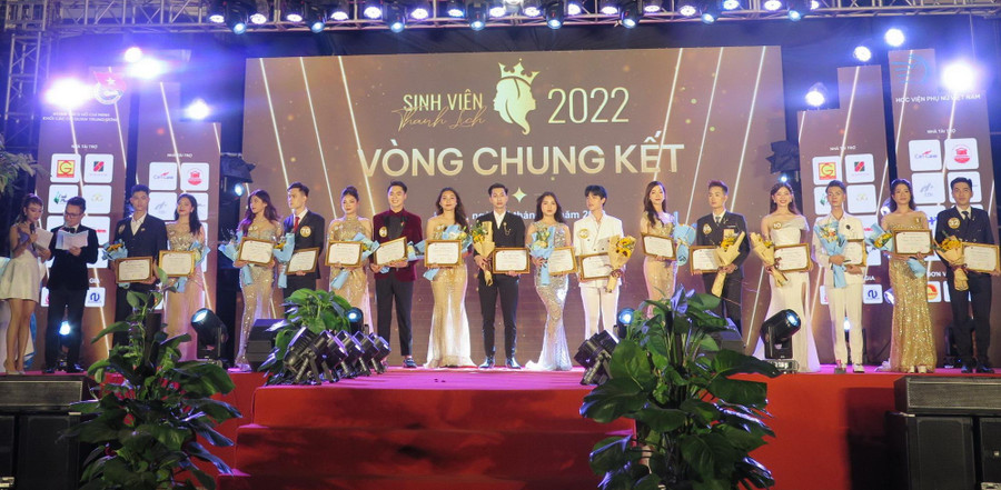 16 thí sinh tham gia vòng chung kết cuộc thi Sinh viên thanh lịch 2022. 16 thí sinh tham gia vòng chung kết cuộc thi Sinh viên thanh lịch 2022.