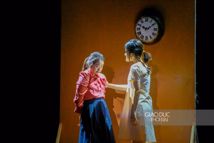 Mãn nhãn buổi nhạc kịch được đầu tư công phu của học sinh Hà Nội- Amsterdam ảnh 2