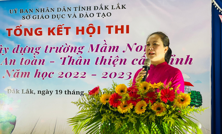 Phó Giám đốc Sở GD&ĐT Lê Thị Kim Oanh phát biểu bế mạc Hội thi (ảnh: TT). Phó Giám đốc Sở GD&ĐT Lê Thị Kim Oanh phát biểu bế mạc Hội thi (ảnh: TT).