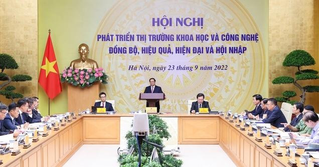 Các đại biểu tham dự Tọa đàm khoa học và công nghệ, Phát triển thị trường, đồng bộ, hiệu quả, hiện đại và hội nhập Các đại biểu tham dự Tọa đàm khoa học và công nghệ, Phát triển thị trường, đồng bộ, hiệu quả, hiện đại và hội nhập