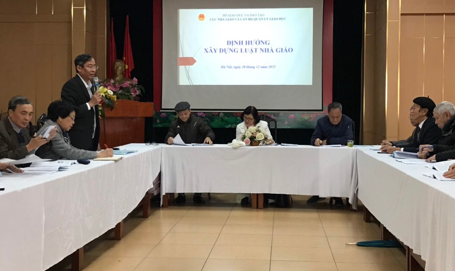 TS Vũ Minh Đức, Cục trưởng Cục Nhà giáo và Cán bộ quản lý giáo dục, Bộ GDĐT phát biểu ý kiến. TS Vũ Minh Đức, Cục trưởng Cục Nhà giáo và Cán bộ quản lý giáo dục, Bộ GDĐT phát biểu ý kiến.