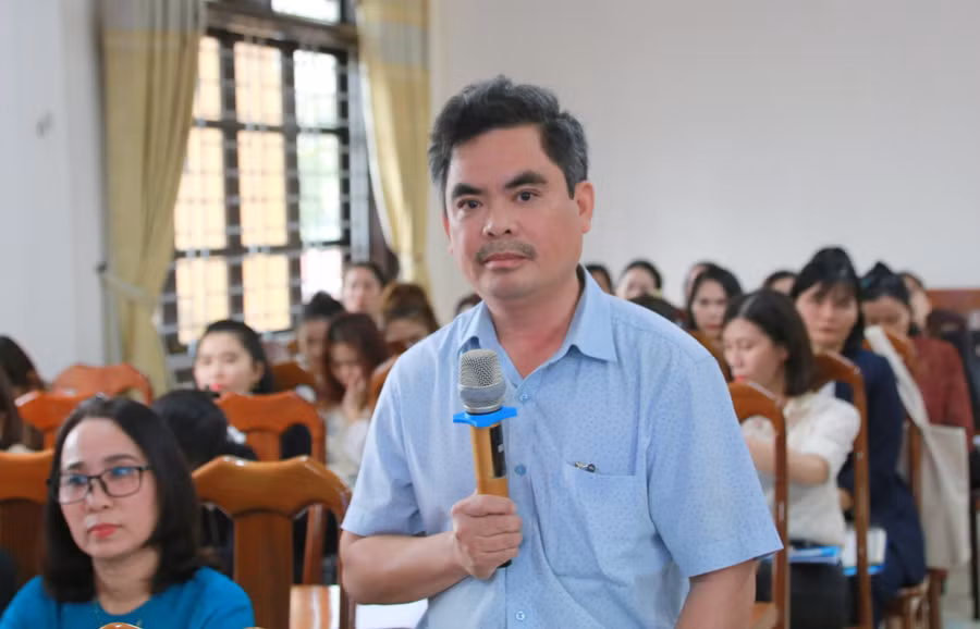 Ông Hồ Sỹ Thái đề xuất việc thực hiện các chế độ chính sách liên quan.