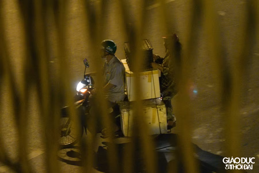 Được biết chợ long biên mặt hàng chính là hoa quả và nông sản.