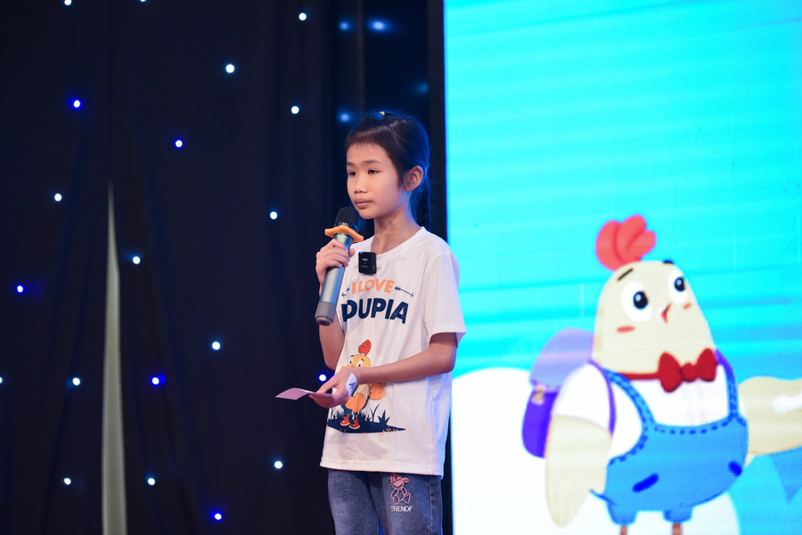 Tại vòng thi nói, các bạn thí sinh đều rất tự tin bộc lộ khả năng Tiếng Anh của bản thân.