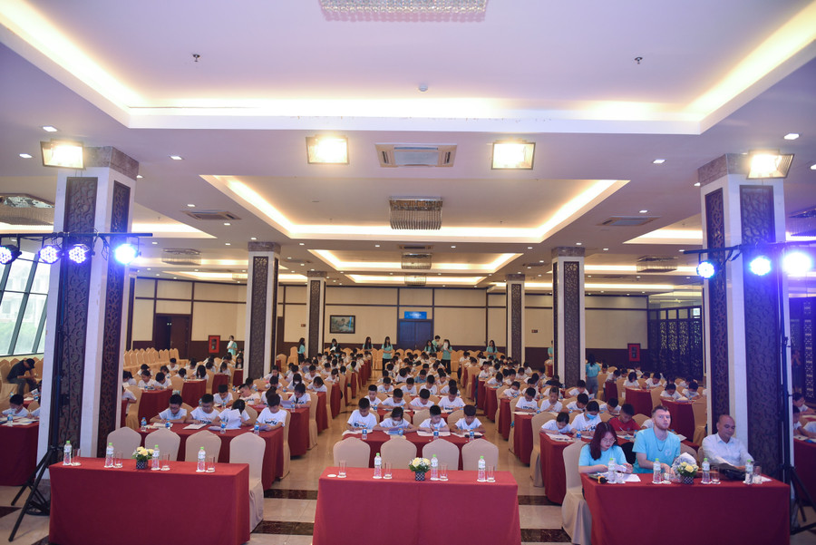 Sau 3 vòng thi, vượt qua gần 24.000 thí sinh tham dự, 188 học sinh đã xuất sắc bước vào vòng thi Đặc Biệt.