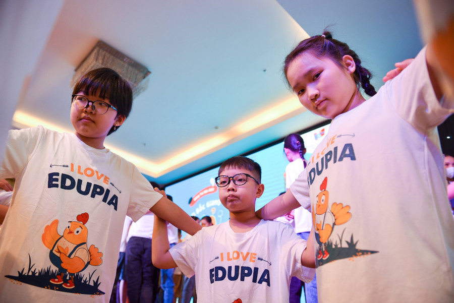 Cuộc thi không chỉ là nơi các em học sinh tăng cường khả năng nghe, nói, đọc, viết bằng Tiếng Anh, tại đây các em còn được tham gia vào các trò chơi giúp phản xạ về Tiếng Anh của các em được tốt hơn.