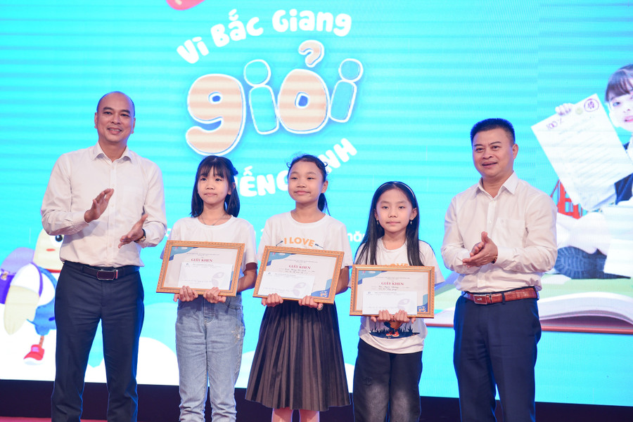 Kết quả chung cuộc, Ban tổ chức đã trao giải Đặc Biệt cho em Trần Hoàng Hà Linh lớp 5A6 trường Tiểu học Thị Trấn Vôi số 1 - Lạng Giang, giải nhất thuộc về 2 em; Chu Ngọc Minh Anh, lớp 5A3, Trường Tiểu học Thị Trấn Kép- Lạng Giang và em Bùi Ngân Thương, lớp 5A1, trường TH Hồng Giang - Lục Ngạn.