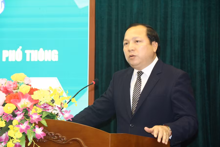 TS Vũ Ngọc Huyên – Phó Giám đốc Học viện Nông nghiệp Việt Nam phát biểu tại Hội thảo.