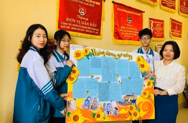 Giáo viên và học sinh Trường THPT Trần Hưng Đạo cùng thắp lửa đam mê để dạy tốt - học tốt.