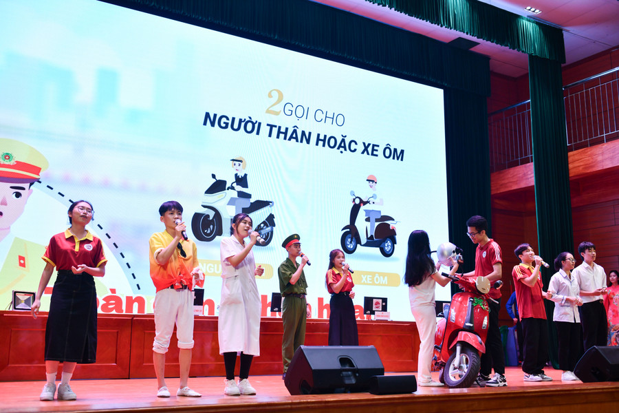 Các tiểu phẩm tham dự của các đội thi đã mang đến nhiều cảm xúc cho khán giả, cũng như truyền tải nhiều thông điệp về ATGT. Các tiểu phẩm tham dự của các đội thi đã mang đến nhiều cảm xúc cho khán giả, cũng như truyền tải nhiều thông điệp về ATGT.