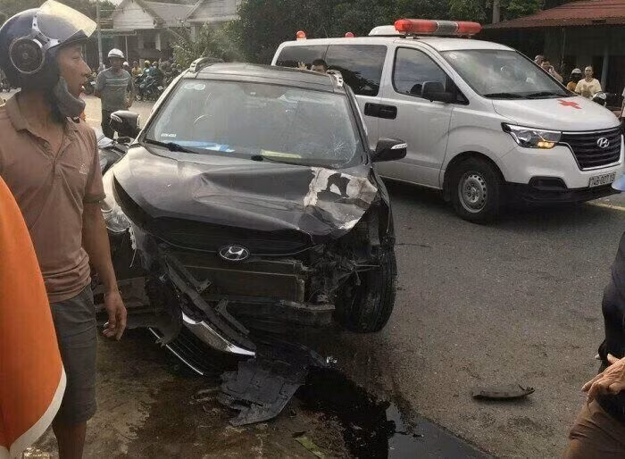 Chiếc xe ô tô gây tai nạn làm một người tử vong.