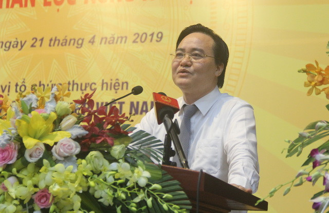 Bộ trưởng Phùng Xuân Nhạ phát biểu tại buổi Tọa đàm