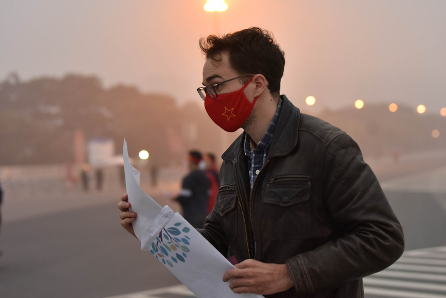  Trận Việt Nam - Saudi Arabia: Không khí sôi động trước sân vận động Mỹ Đình ảnh 11