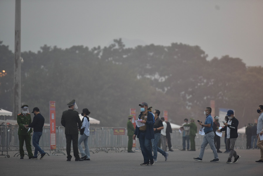  Trận Việt Nam - Saudi Arabia: Không khí sôi động trước sân vận động Mỹ Đình ảnh 4