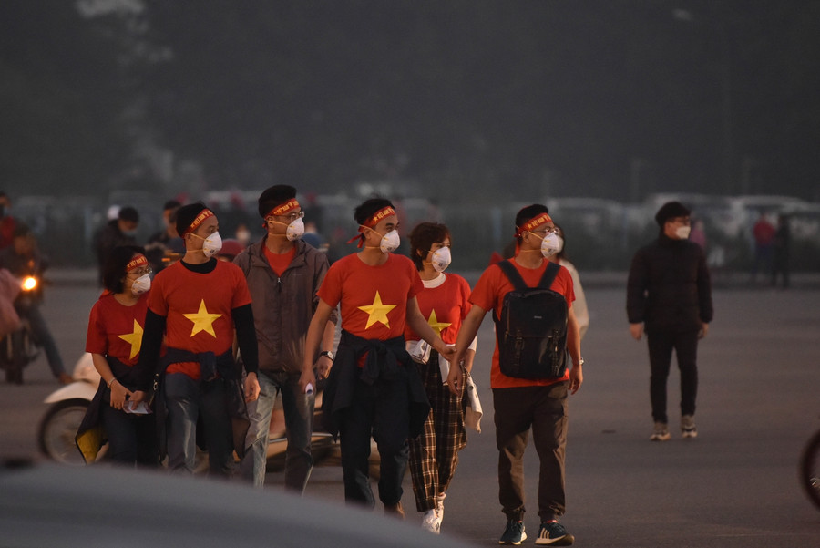  Trận Việt Nam - Saudi Arabia: Không khí sôi động trước sân vận động Mỹ Đình ảnh 18