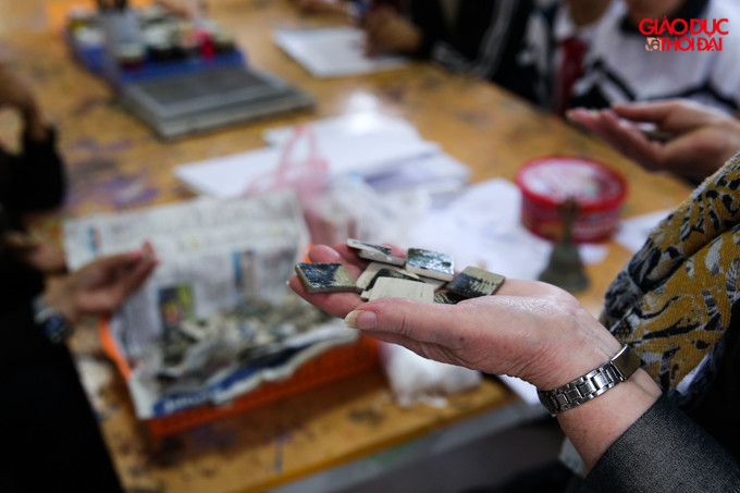 Phương pháp Mosaic X sử dụng những mảnh gốm nung để giúp các học sinh tiếp cận dễ dàng hơn với nghệ thuật.