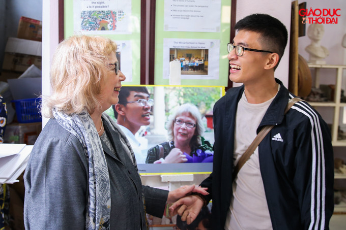 Bà Elisabeth Persson, một nghệ nhân làm gốm, một nhà văn hóa Thụy Điển.