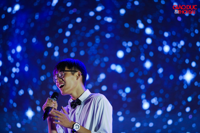 Gửi gắm trọn vẹn tâm huyết nơi tên chủ đề, Ban tổ chức Ams" Got Talent XII, mang hy vọng sẽ truyền tải đến các Amser thông điệp: “Hãy thắp lên ngọn lửa đam mê, để những ước ao còn ấp ủ được cháy bùng, để những tiềm năng vẫn ngủ yên được khai phá, và để tia sáng từ ánh lửa kia lan tỏa, soi dắt chúng ta trên mọi bước đường ngày mai.”