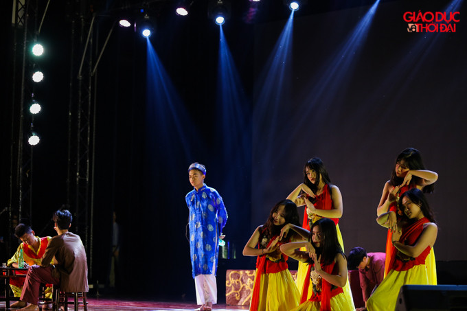 Không chỉ vượt lên trên những kỳ vọng và ủng hộ từ đội ngũ Ban giám khảo mà còn làm chấn động cả khán phòng.