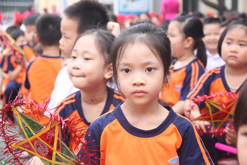 Chăm chú xem các tiết mục văn hóa, văn nghệ. Chăm chú xem các tiết mục văn hóa, văn nghệ.