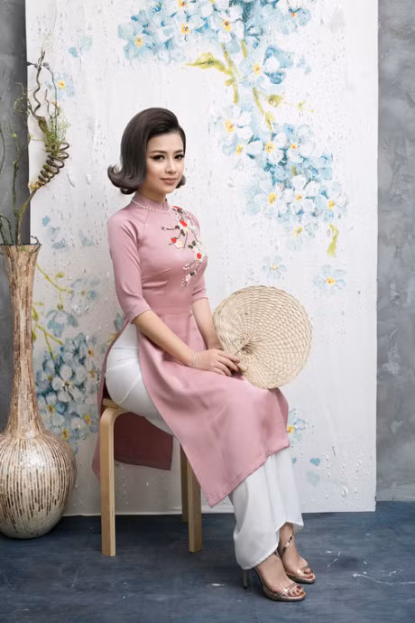 Duong Hoang Yen dieu da don xuan trong thiet ke ao dai moi - Anh 9