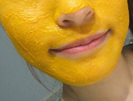 Những điều cần lưu ý khi đắp mặt nạ nghệ - Ảnh 2 Nhung dieu can luu y khi dap mat na nghe - Anh 2