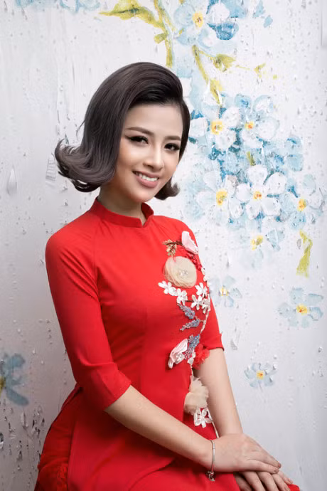 Duong Hoang Yen dieu da don xuan trong thiet ke ao dai moi - Anh 2