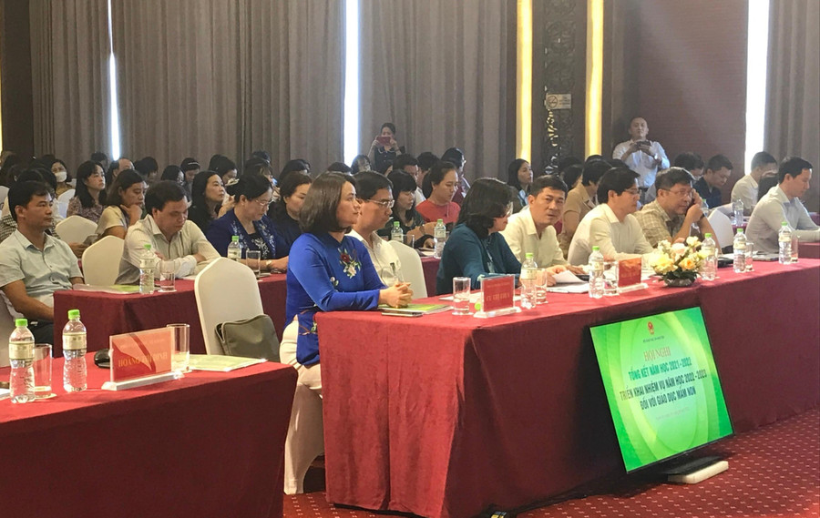 Lãnh đạo Bộ GD&ĐT và các đại biểu tham dự Hội nghị Tổng kết năm học GDMN Lãnh đạo Bộ GD&ĐT và các đại biểu tham dự Hội nghị Tổng kết năm học GDMN
