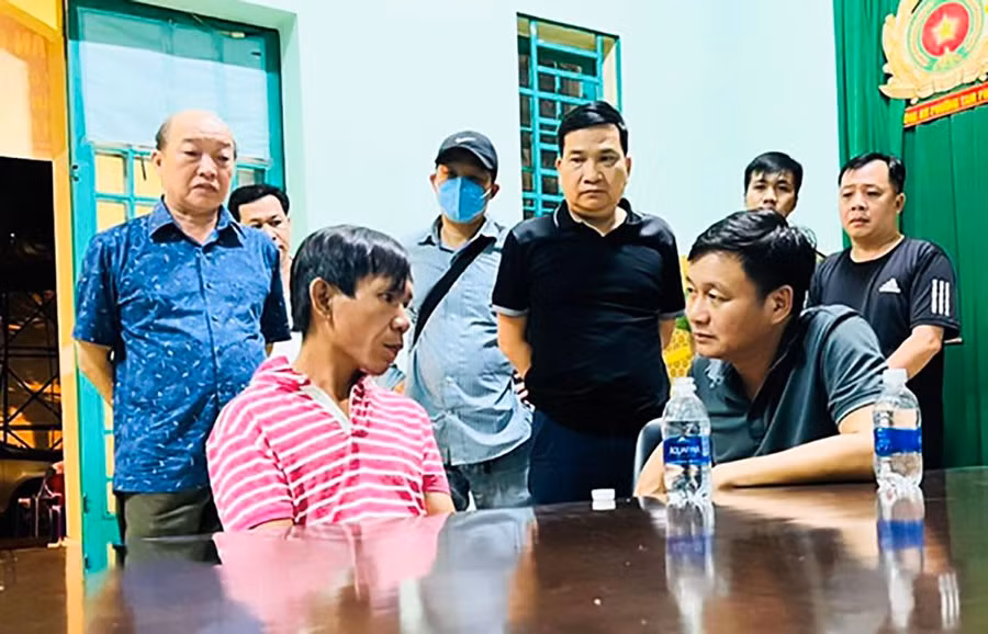 Cơ quan chức năng làm việc với đối tượng Lê Huy Dũng.