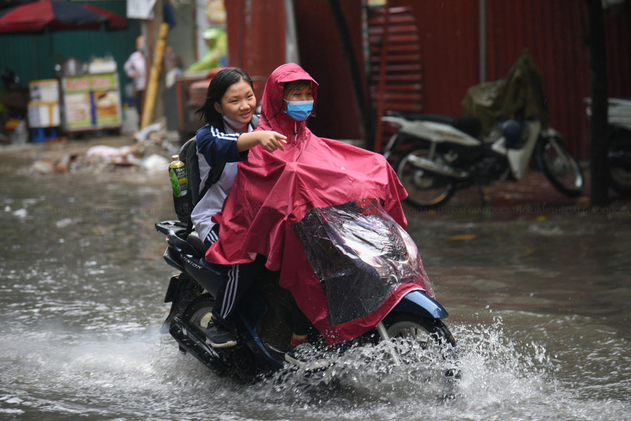 Các phương tiện di chuyển khó khăn nhất là xe 2 bánh.