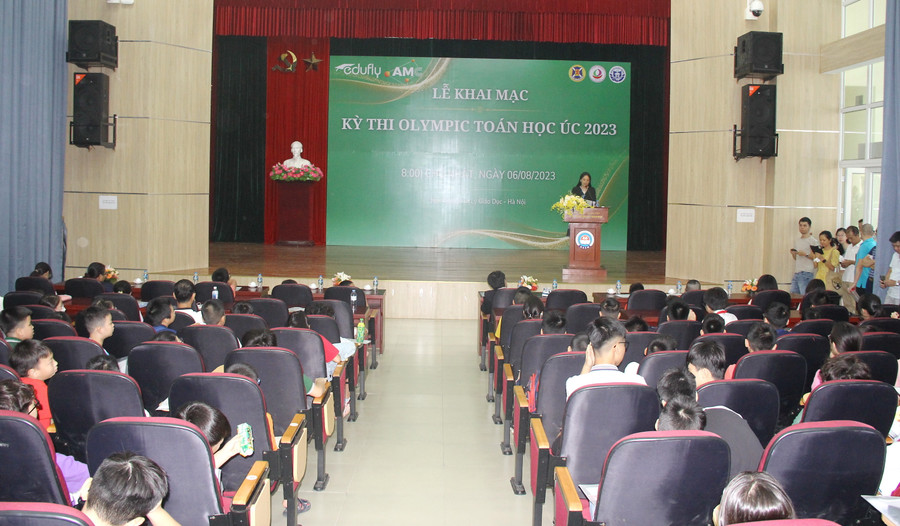 Toàn cảnh buổi khai mạc.