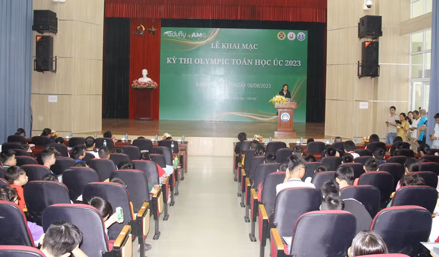 Toàn cảnh buổi khai mạc.