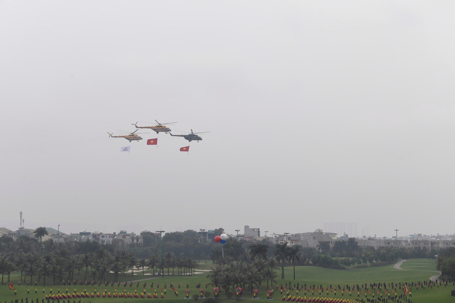 Triển lãm Quốc phòng quốc tế Việt Nam 2022 diễn ra đến ngày 10/12, thu hút hơn 170 đơn vị, doanh nghiệp đến từ 30 quốc gia trên thế giới trưng bày các phương tiện chiến đấu, giải pháp công nghệ, vũ khí, trang bị sử dụng cho lực lượng hải quân, lục quân, phòng không-không quân, tác chiến không gian mạng và các trang thiết bị hậu cần, kỹ thuật.