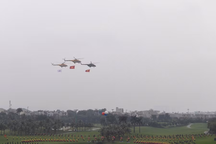 Triển lãm Quốc phòng quốc tế Việt Nam 2022 diễn ra đến ngày 10/12, thu hút hơn 170 đơn vị, doanh nghiệp đến từ 30 quốc gia trên thế giới trưng bày các phương tiện chiến đấu, giải pháp công nghệ, vũ khí, trang bị sử dụng cho lực lượng hải quân, lục quân, phòng không-không quân, tác chiến không gian mạng và các trang thiết bị hậu cần, kỹ thuật.