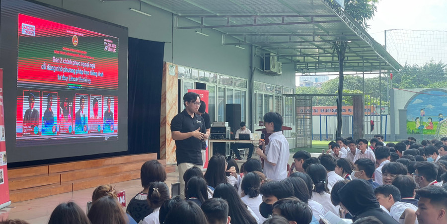 Học sinh trường liên cấp Đa Trí Tuệ hăng hái giao lưu cùng diễn giả đến từ DOL English - IELTS Đình Lực