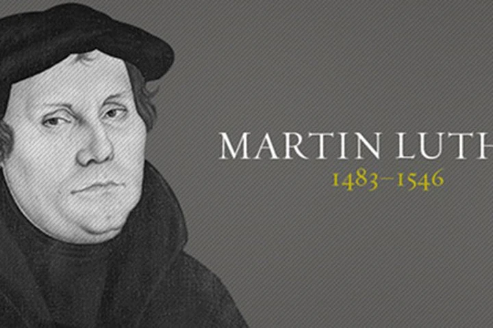 Giáo hội Tin lành Đức nổi giận vì bao cao su in lời Martin Luther