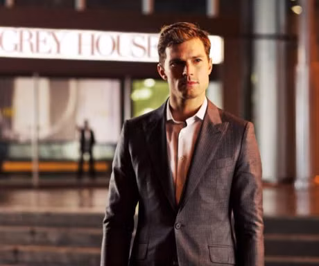 Phong cach thoi trang chat lu cua Jamie Dornan trong 