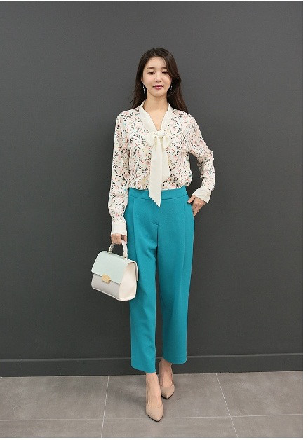 Sơ mi họa tiết nhí thanh lịch - xu hướng thời trang vintage lên ngôi trong năm 2017 - Ảnh 9 So mi hoa tiet nhi thanh lich - xu huong thoi trang vintage len ngoi trong nam 2017 - Anh 9
