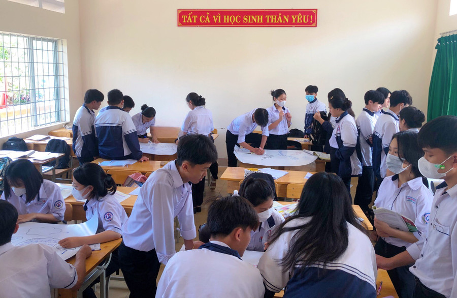 Tăng cường ôn luyện, giúp học sinh có được nền tảng kiến thức đảm bảo đủ điểm tốt nghiệp. Tăng cường ôn luyện, giúp học sinh có được nền tảng kiến thức đảm bảo đủ điểm tốt nghiệp.