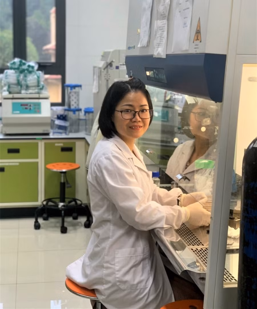 Công việc và học tập khá bận rộn nhưng chị Trang luôn tươi tắn, yêu đời